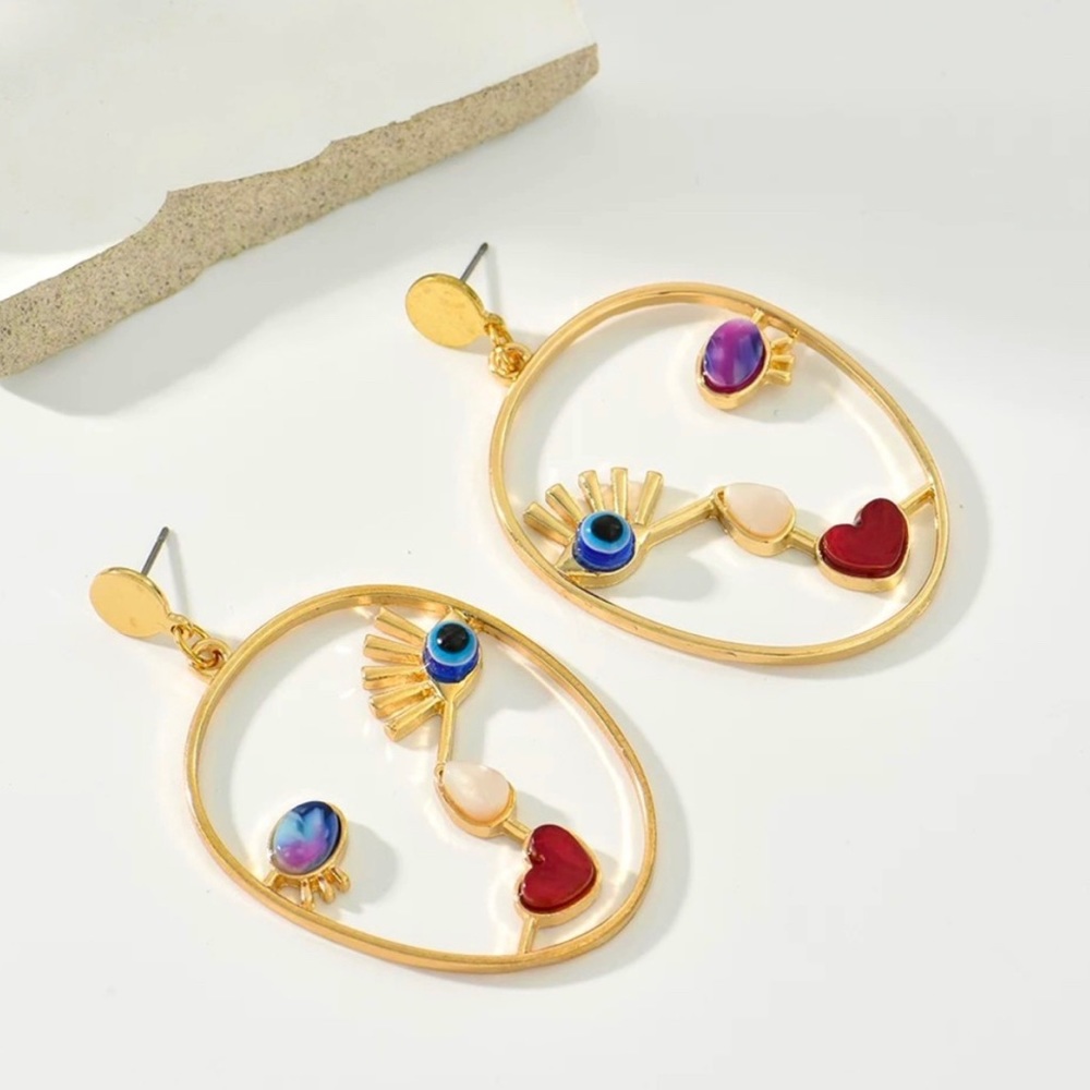 Abstract Pendant Face Earrings ✨✨